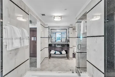 4391 Collins Avenue Miami Beach FL 33140