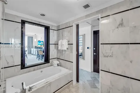 4391 Collins Avenue Miami Beach FL 33140