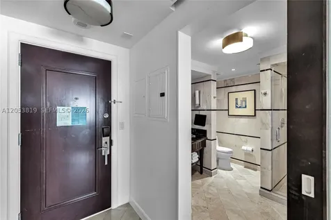 4391 Collins Avenue Miami Beach FL 33140