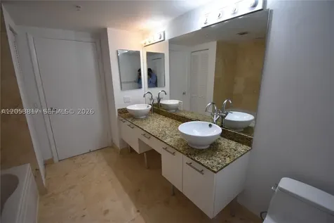 41 SE 5th Street Miami FL 33131
