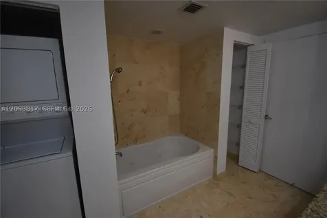 41 SE 5th Street Miami FL 33131
