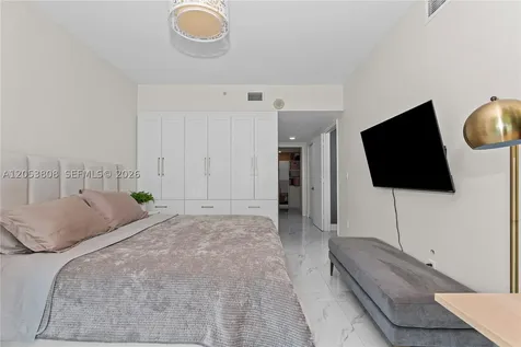 350 S Miami Avenue Miami FL 33130