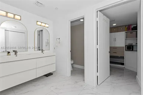 350 S Miami Avenue Miami FL 33130