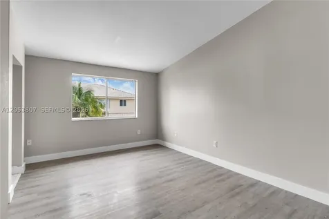 7463 SW 164th Avenue Miami FL 33193