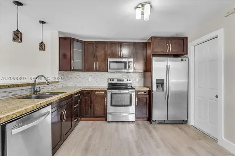 7463 SW 164th Avenue Miami FL 33193