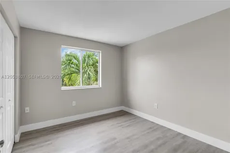 7463 SW 164th Avenue Miami FL 33193