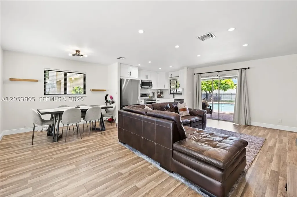 2338 NW 98th Way Coral Springs FL 33065