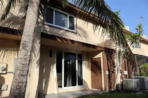 1315 Hampton Boulevard North Lauderdale FL 33068