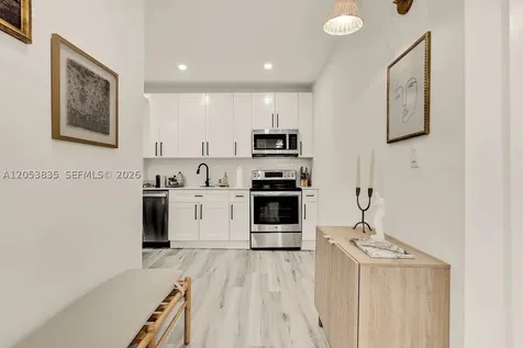 1237 NW 33rd Avenue Miami FL 33125