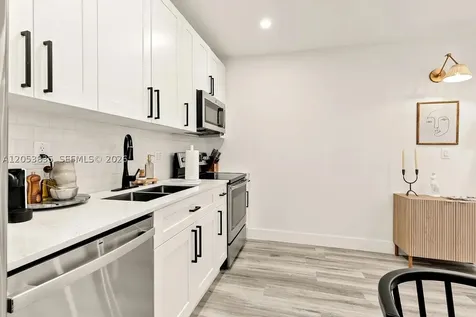 1237 NW 33rd Avenue Miami FL 33125