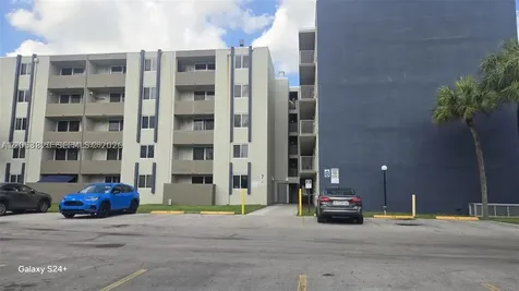 10090 NW 80th Court Hialeah Gardens FL 33016