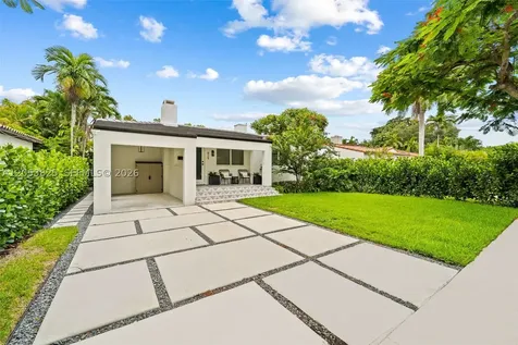829 Granada Groves Court Coral Gables FL 33134