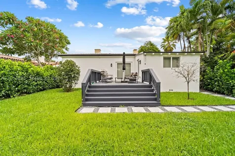 829 Granada Groves Court Coral Gables FL 33134