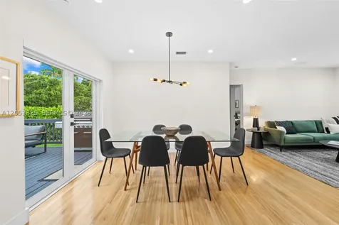 829 Granada Groves Court Coral Gables FL 33134