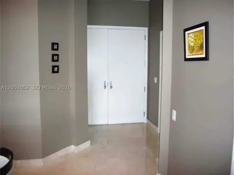 808 Brickell Key Drive Miami FL 33131