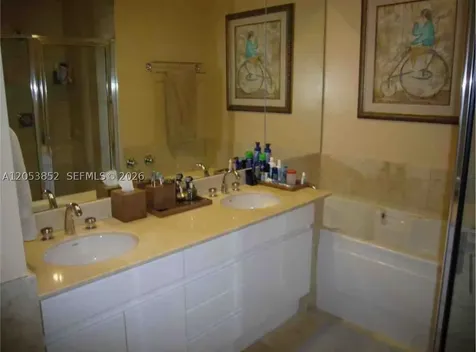 808 Brickell Key Drive Miami FL 33131