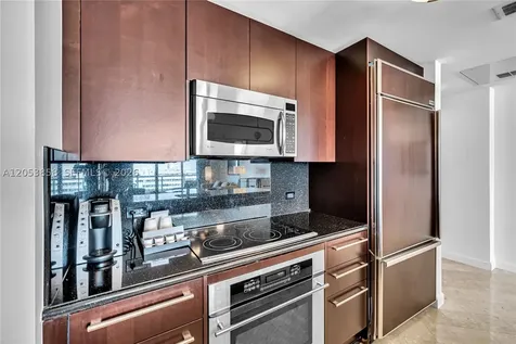 4391 Collins Avenue Miami Beach FL 33140