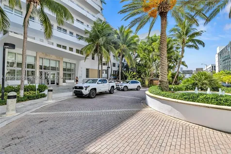 4391 Collins Avenue Miami Beach FL 33140