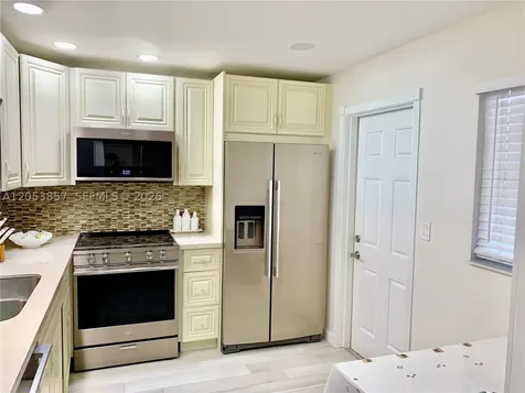 619 NE 14th Avenue Hallandale Beach FL 33009