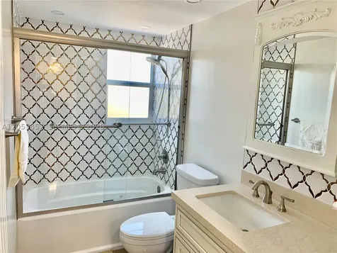 619 NE 14th Avenue Hallandale Beach FL 33009