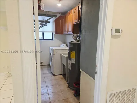 4004 SW 20th Street West Park FL 33023
