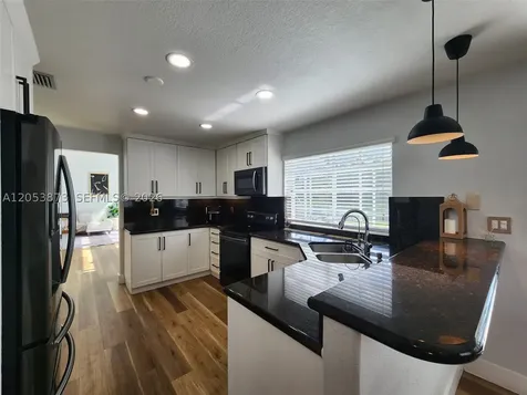594 Spinnaker Weston FL 33326