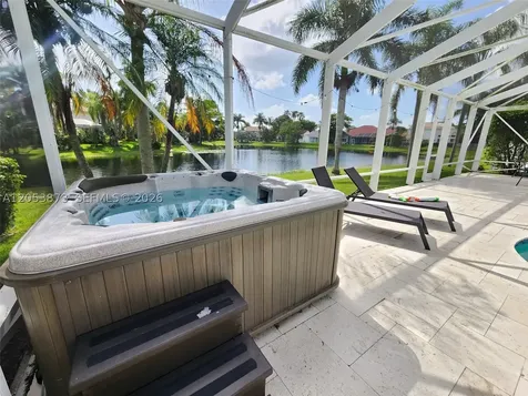 594 Spinnaker Weston FL 33326