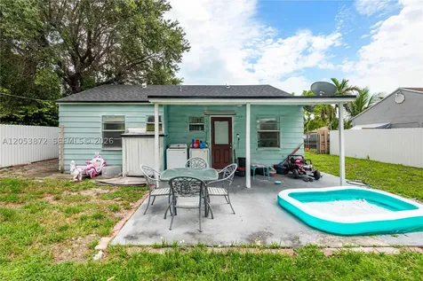 681 NE 1st Place Hialeah FL 33010