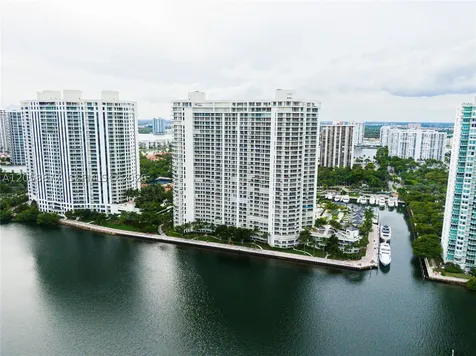 7000 Island Boulevard Aventura FL 33160