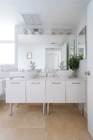 41 SE 5th Street Miami FL 33131