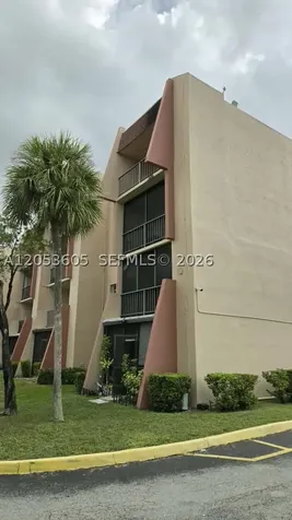 13707 Kendale Lakes Circle Miami FL 33183