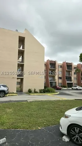 13707 Kendale Lakes Circle Miami FL 33183