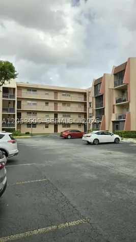 13707 Kendale Lakes Circle Miami FL 33183