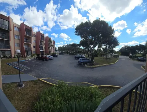 13707 Kendale Lakes Circle Miami FL 33183