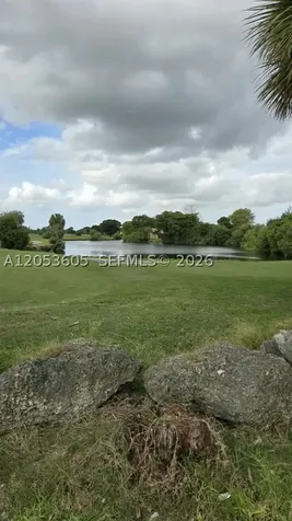 13707 Kendale Lakes Circle Miami FL 33183