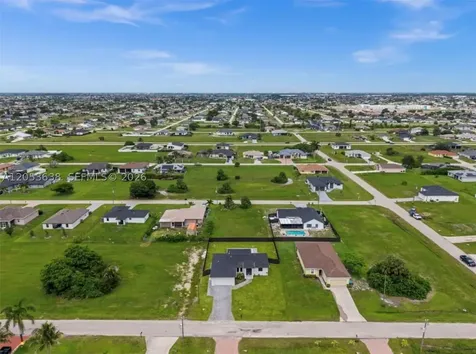 409 NW 25th Place Cape Coral FL 33993