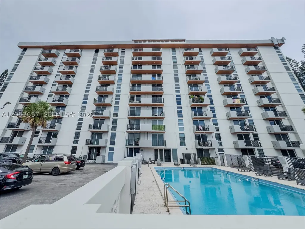 2075 NE 164th Street North Miami Beach FL 33162