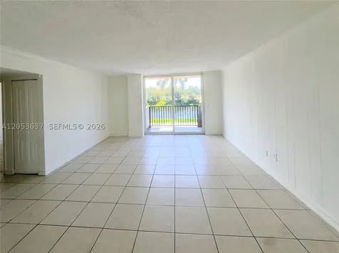 2075 NE 164th Street North Miami Beach FL 33162
