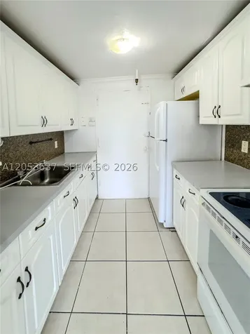 2075 NE 164th Street North Miami Beach FL 33162