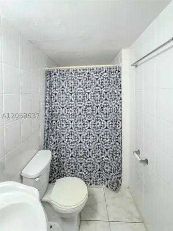 2075 NE 164th Street North Miami Beach FL 33162