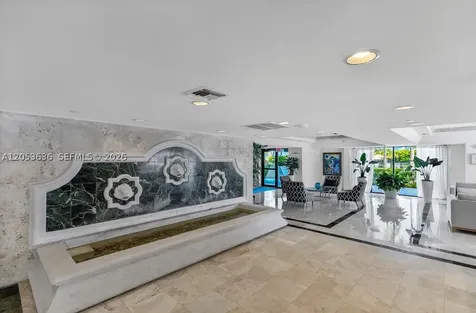 2625 Collins Avenue Miami Beach FL 33140