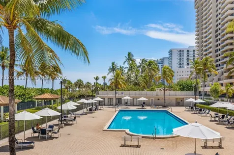 2625 Collins Avenue Miami Beach FL 33140