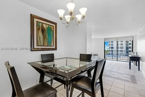 2625 Collins Avenue Miami Beach FL 33140