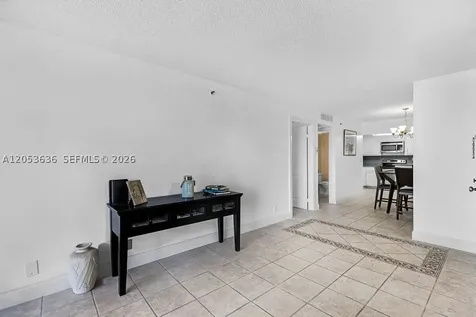 2625 Collins Avenue Miami Beach FL 33140