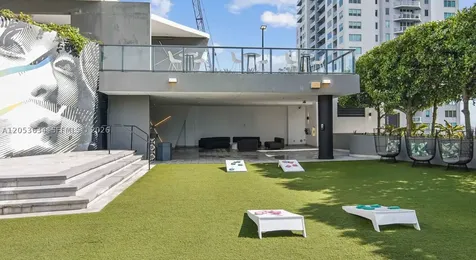 230 NE 4th Street Miami FL 33132