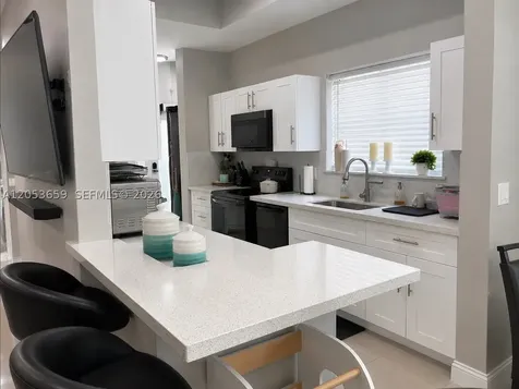 1040 SW 85th Terrace Pembroke Pines FL 33025