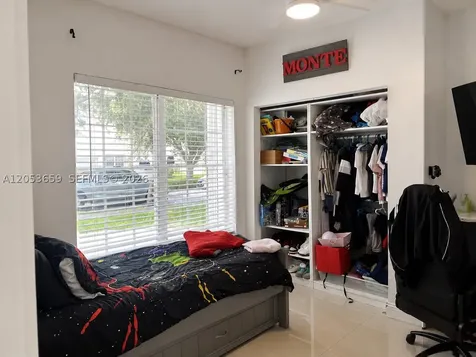 1040 SW 85th Terrace Pembroke Pines FL 33025