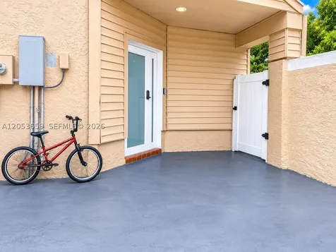 1040 SW 85th Terrace Pembroke Pines FL 33025