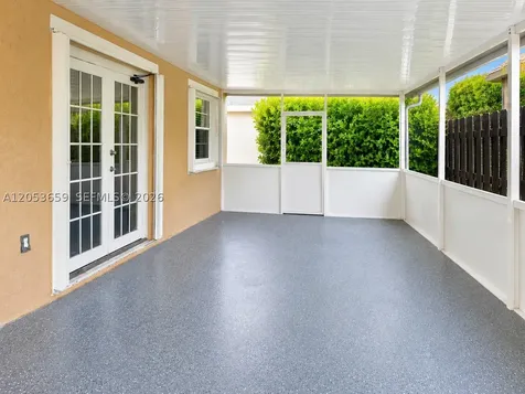 1040 SW 85th Terrace Pembroke Pines FL 33025