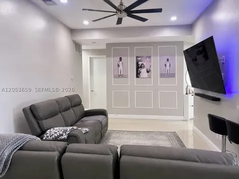 1040 SW 85th Terrace Pembroke Pines FL 33025